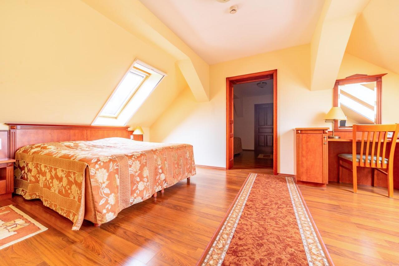 Pannon Hotel Bejelentkezes 20 Oraig, Check-In Until 20 O'Clock, Einchecken Bis 20 Uhr Mohács エクステリア 写真
