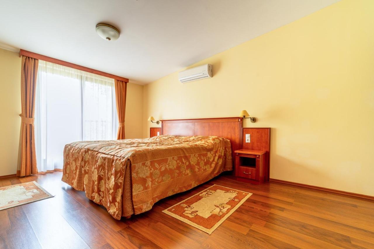 Pannon Hotel Bejelentkezes 20 Oraig, Check-In Until 20 O'Clock, Einchecken Bis 20 Uhr Mohács エクステリア 写真