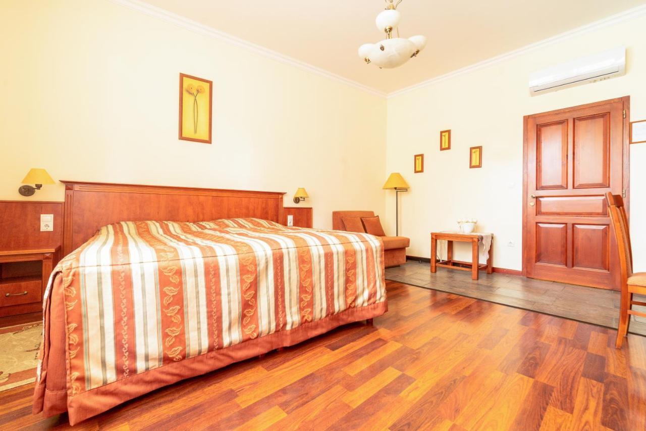Pannon Hotel Bejelentkezes 20 Oraig, Check-In Until 20 O'Clock, Einchecken Bis 20 Uhr Mohács エクステリア 写真
